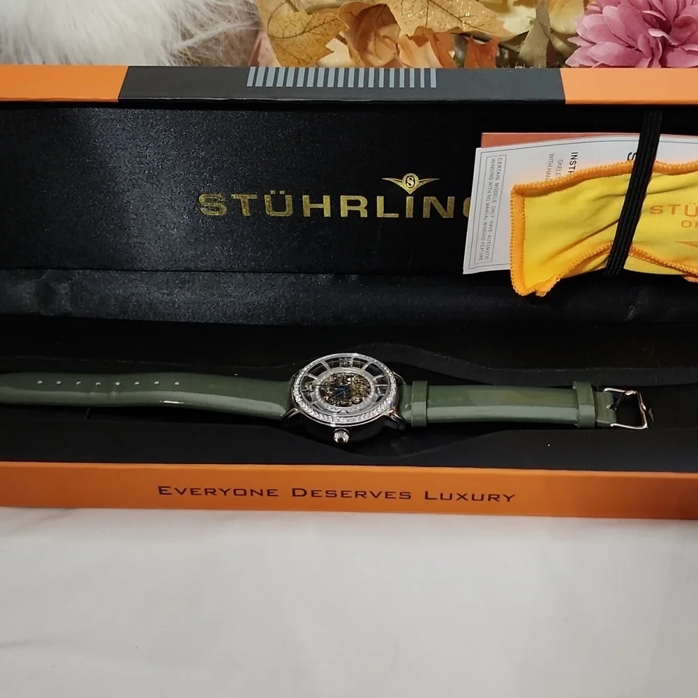 NWT WOMAN'S 38MM LUXURY WATCH - Picture 4 of 4